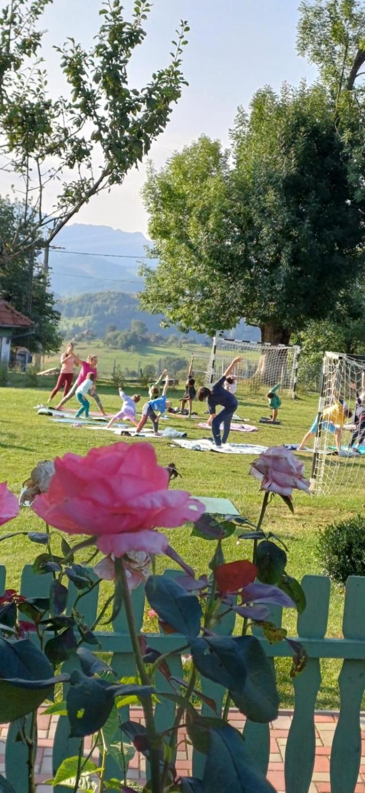 Pensiunea Tabacaru Peștera Bagian luar foto